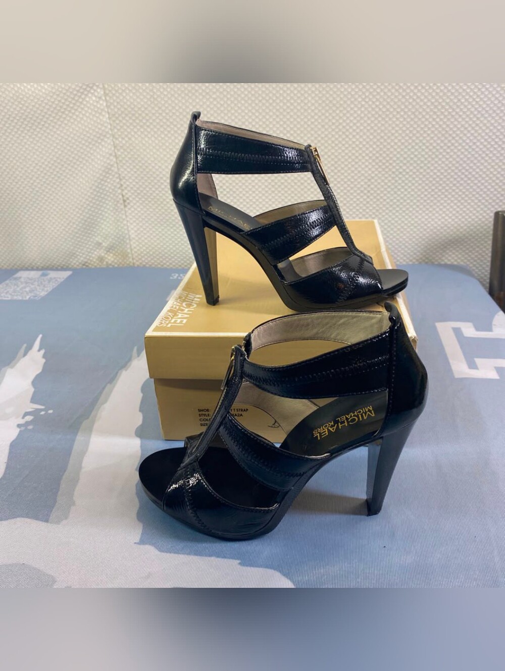 MICHAEL Michael Kors Berkley Black Patent Leather T-Strap Sandals Size 6M